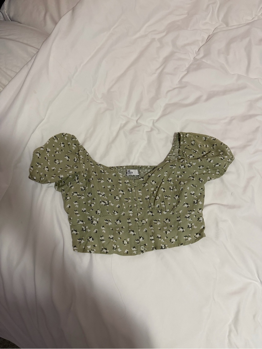 Hollister Green Floral Puff Sleeve Crop Top
